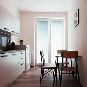 Zarohem 2 Bedrooms In Center With Balcony Apartman